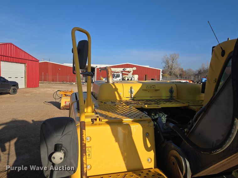 image for item ET5375 2005 Volvo EC210B LC excavator