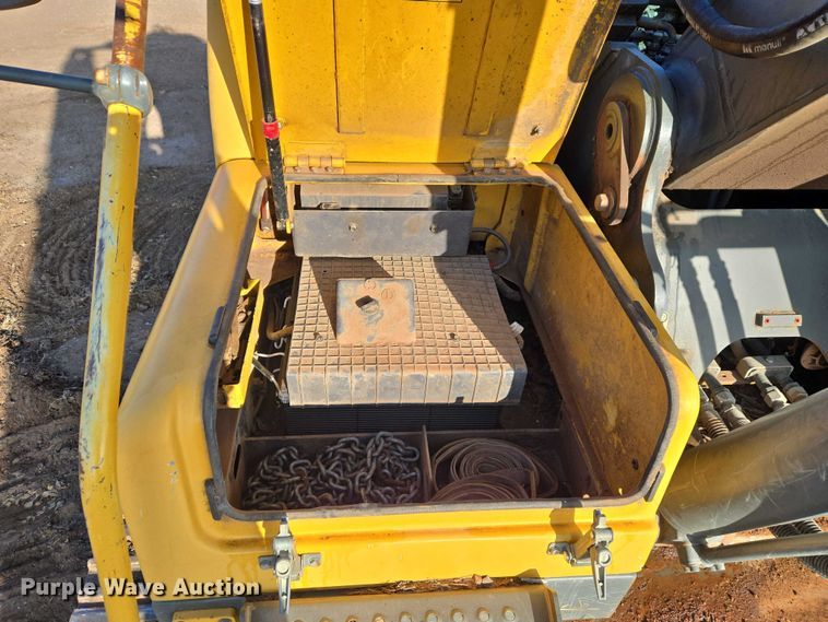 image for item ET5375 2005 Volvo EC210B LC excavator