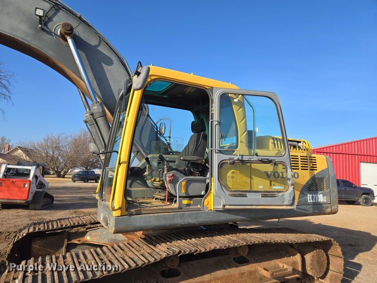 image for item ET5375 2005 Volvo EC210B LC excavator