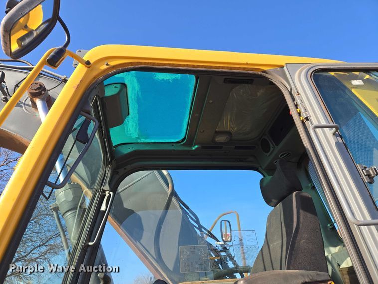 image for item ET5375 2005 Volvo EC210B LC excavator
