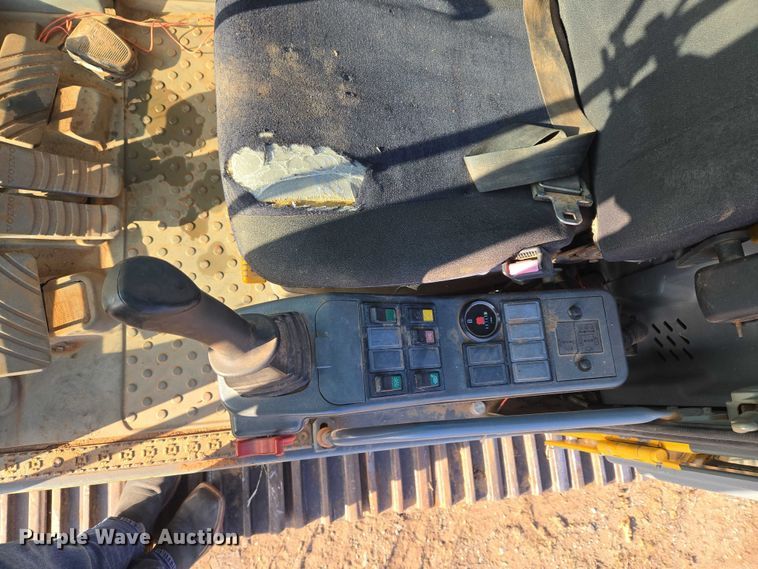 image for item ET5375 2005 Volvo EC210B LC excavator