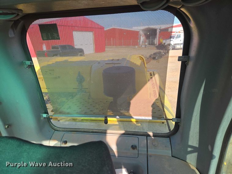 image for item ET5375 2005 Volvo EC210B LC excavator