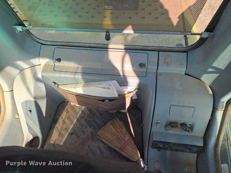 image for item ET5375 2005 Volvo EC210B LC excavator