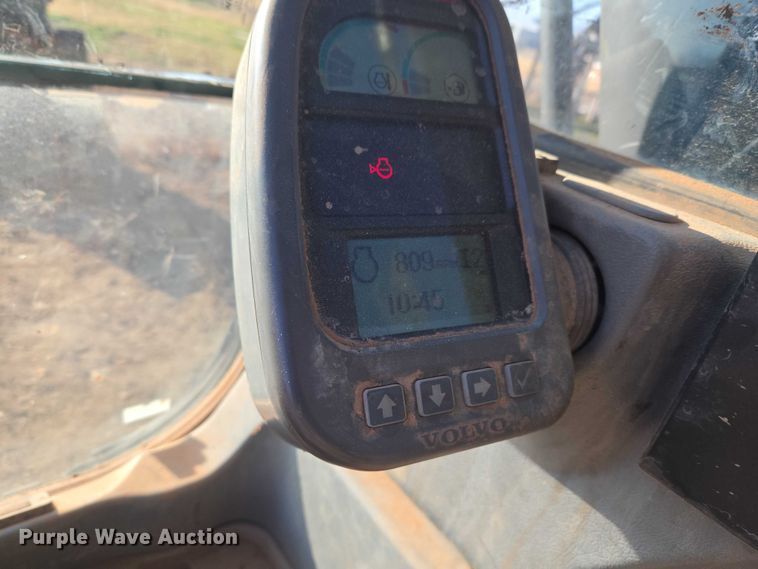 image for item ET5375 2005 Volvo EC210B LC excavator