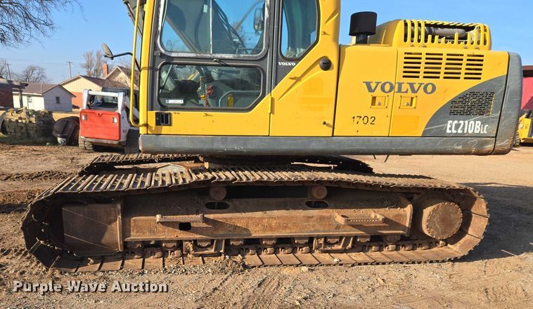 image for item ET5375 2005 Volvo EC210B LC excavator