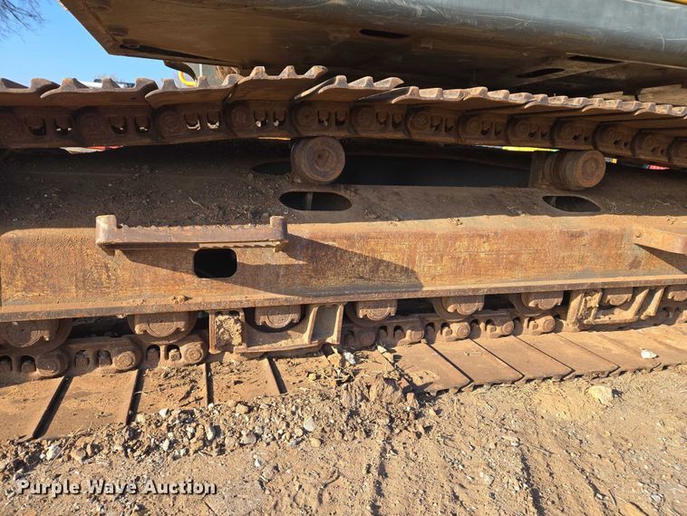 image for item ET5375 2005 Volvo EC210B LC excavator