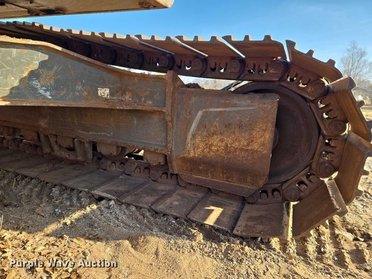 image for item ET5375 2005 Volvo EC210B LC excavator