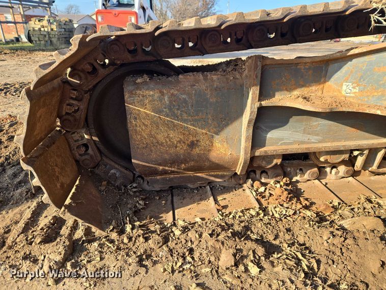 image for item ET5375 2005 Volvo EC210B LC excavator
