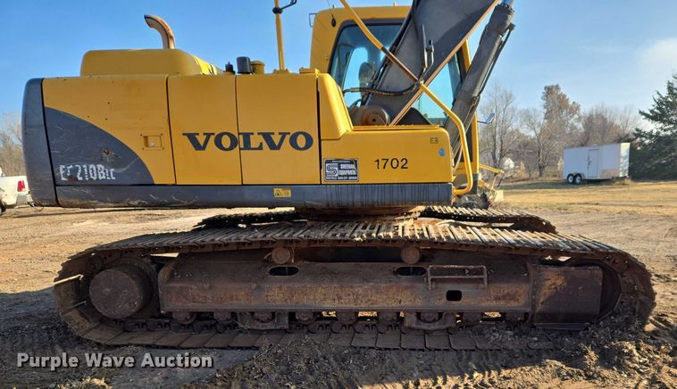 image for item ET5375 2005 Volvo EC210B LC excavator