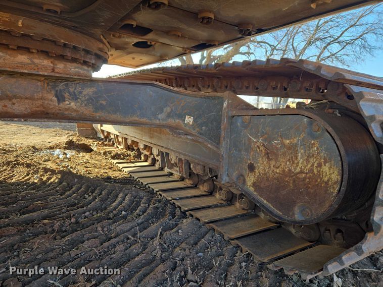 image for item ET5375 2005 Volvo EC210B LC excavator