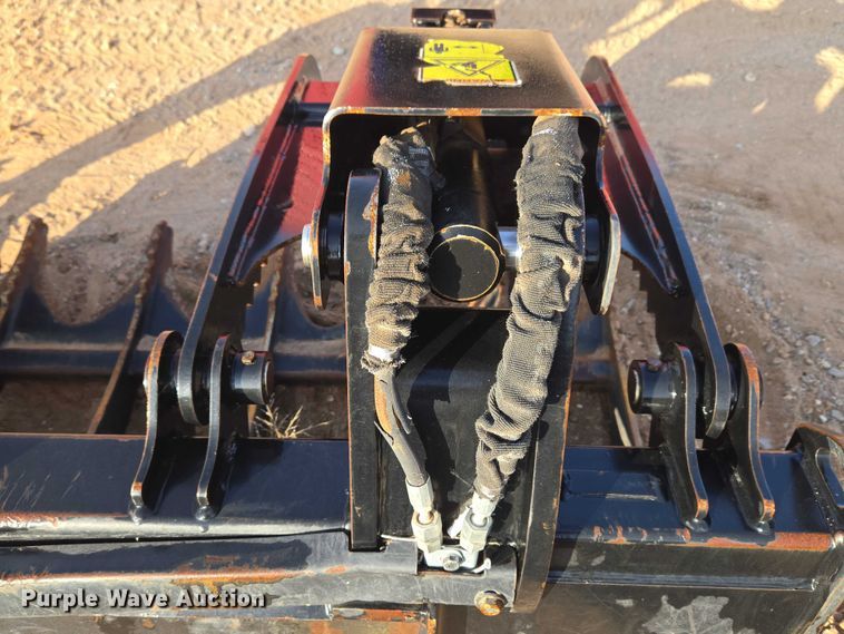 image for item ET5376 Caterpillar 296-9300 Rake with clamp skid steer grapple bucket