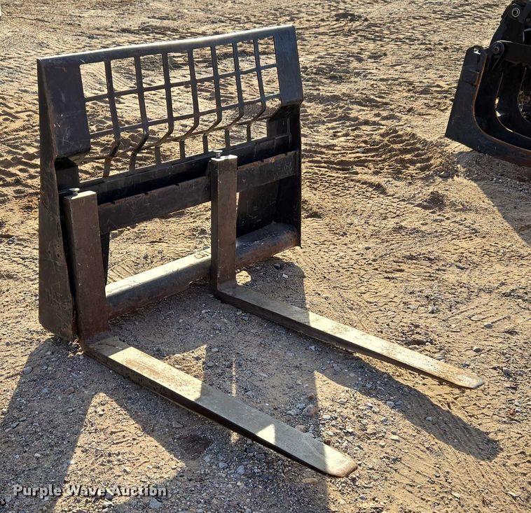 image for item ET5378 Caterpillar skid steer forks