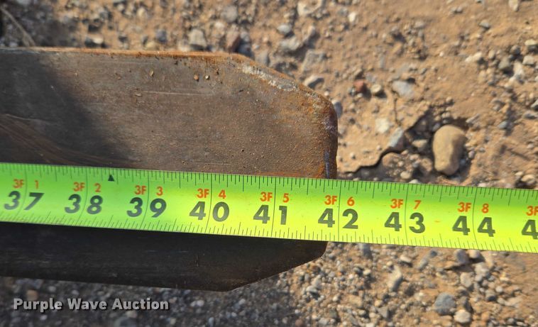 image for item ET5378 Caterpillar skid steer forks