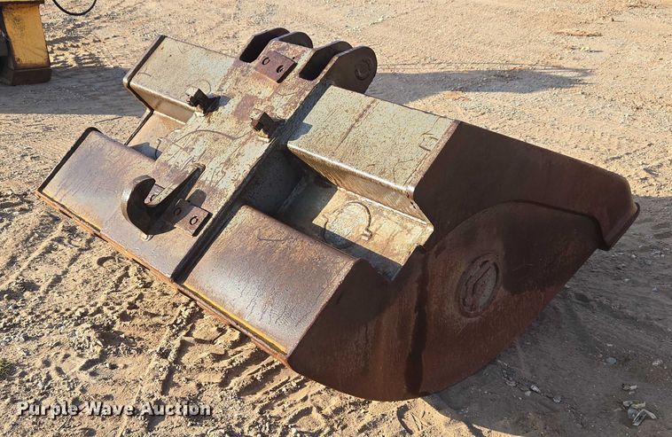 image for item ET5379 CF Bucket excavator bucket