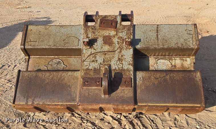 image for item ET5379 CF Bucket excavator bucket