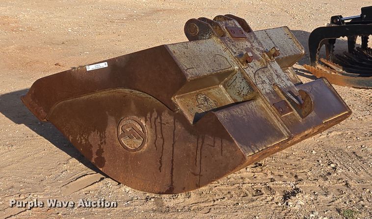 image for item ET5379 CF Bucket excavator bucket