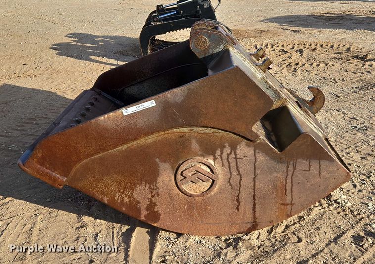 image for item ET5379 CF Bucket excavator bucket