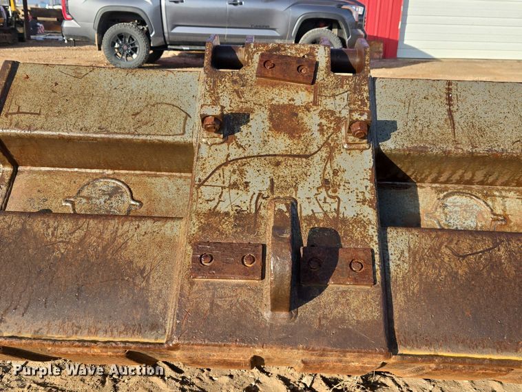 image for item ET5379 CF Bucket excavator bucket