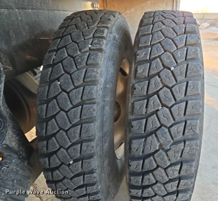 image for item ET5384 2014 Kenworth W900 ready mix truck