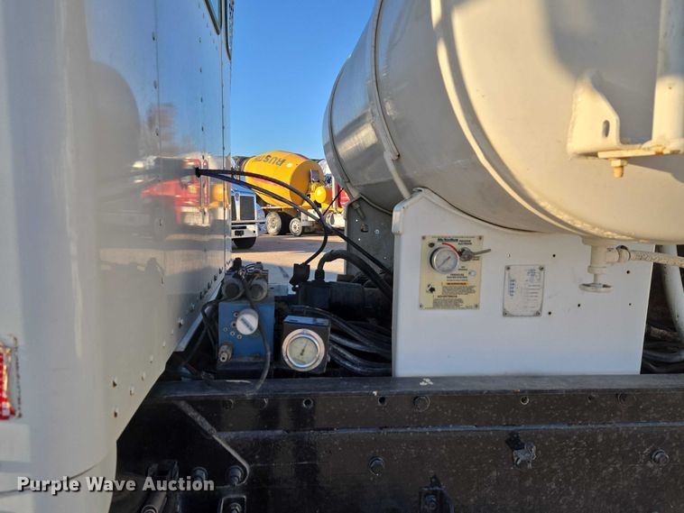 image for item ET5385 2015 Kenworth W900 ready mix truck