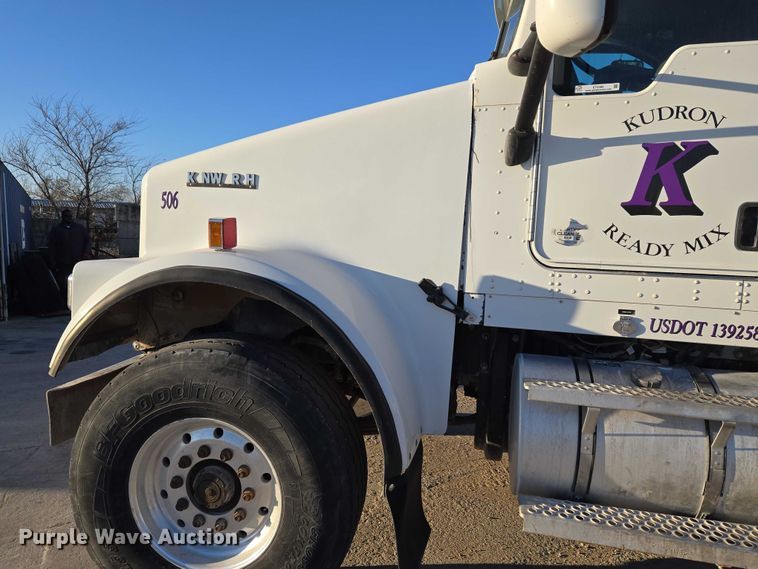 image for item ET5385 2015 Kenworth W900 ready mix truck