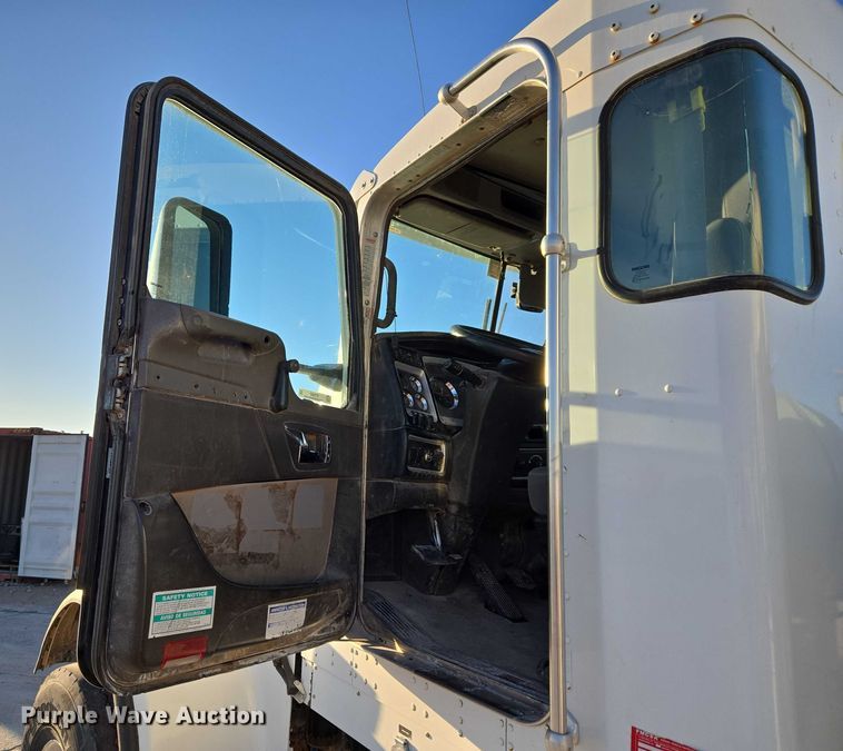 image for item ET5385 2015 Kenworth W900 ready mix truck