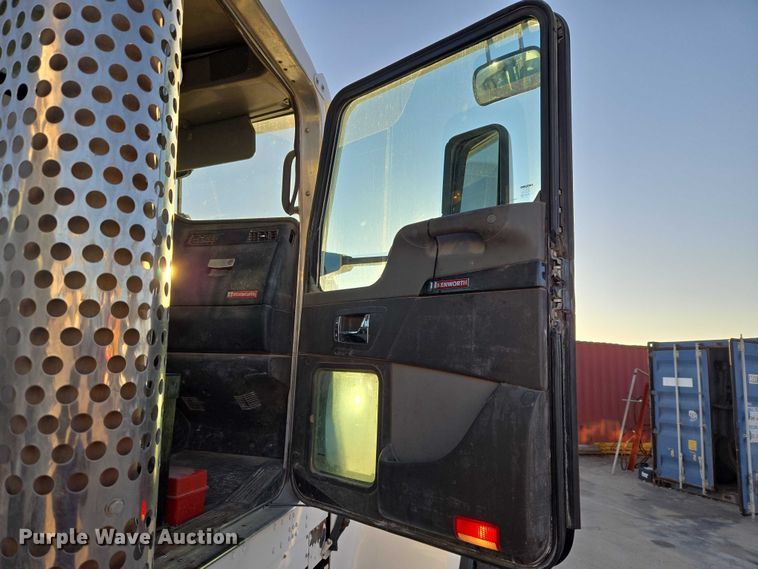 image for item ET5385 2015 Kenworth W900 ready mix truck