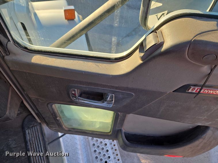 image for item ET5385 2015 Kenworth W900 ready mix truck