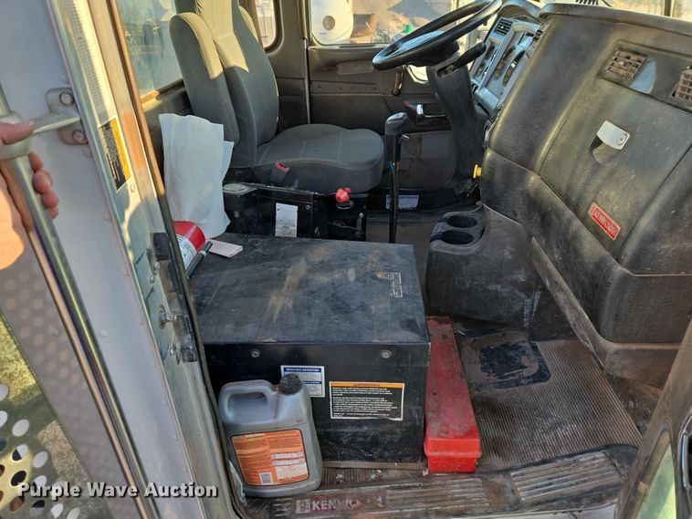 image for item ET5385 2015 Kenworth W900 ready mix truck