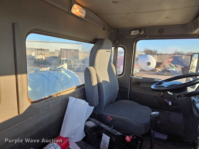 image for item ET5385 2015 Kenworth W900 ready mix truck