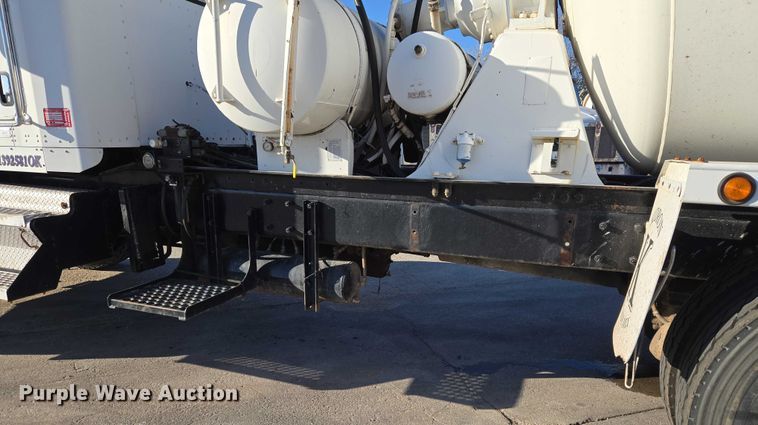 image for item ET5386 2006 Kenworth W900 ready mix truck