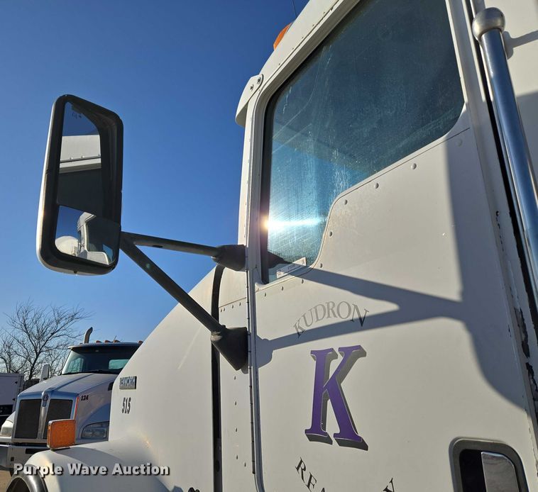 image for item ET5386 2006 Kenworth W900 ready mix truck