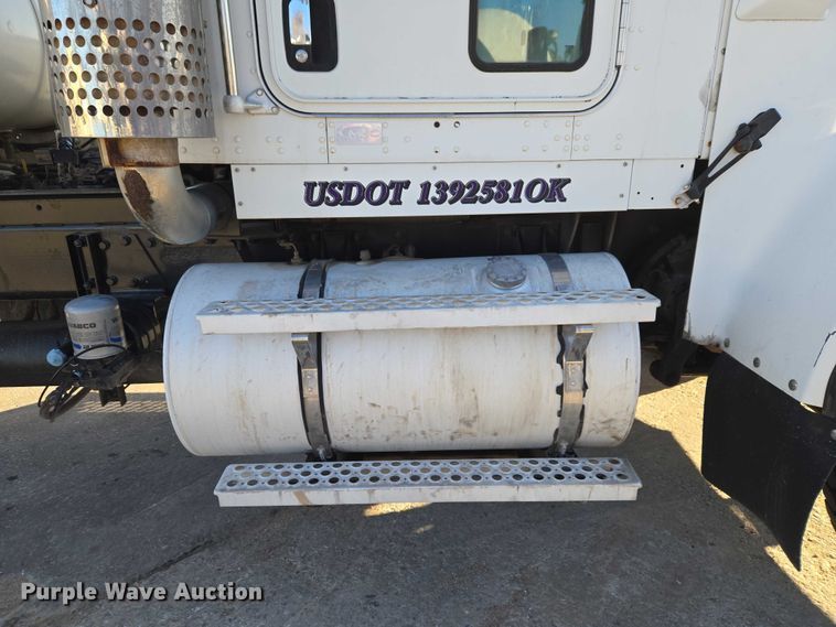 image for item ET5386 2006 Kenworth W900 ready mix truck