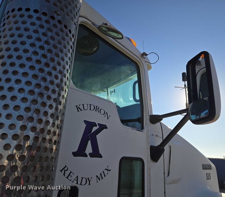 image for item ET5386 2006 Kenworth W900 ready mix truck