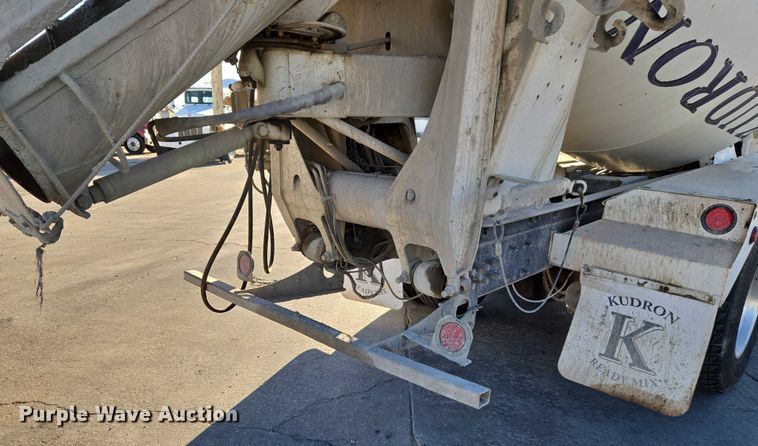 image for item ET5386 2006 Kenworth W900 ready mix truck