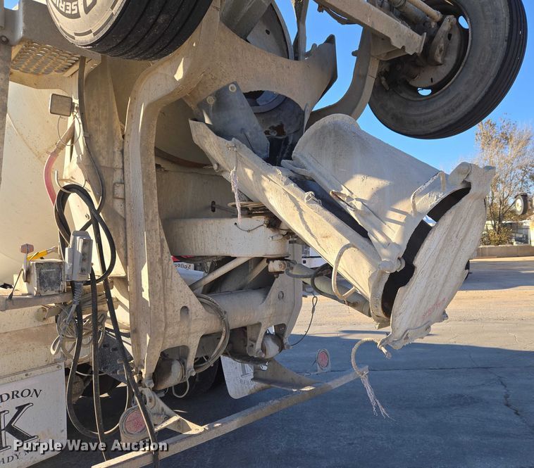 image for item ET5386 2006 Kenworth W900 ready mix truck