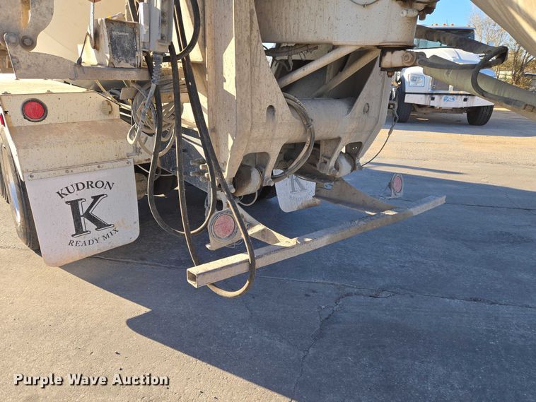 image for item ET5386 2006 Kenworth W900 ready mix truck