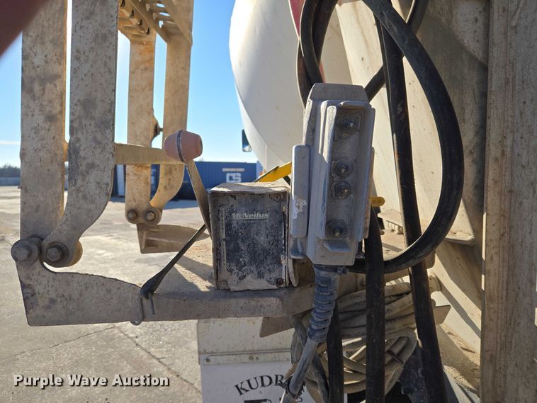 image for item ET5386 2006 Kenworth W900 ready mix truck