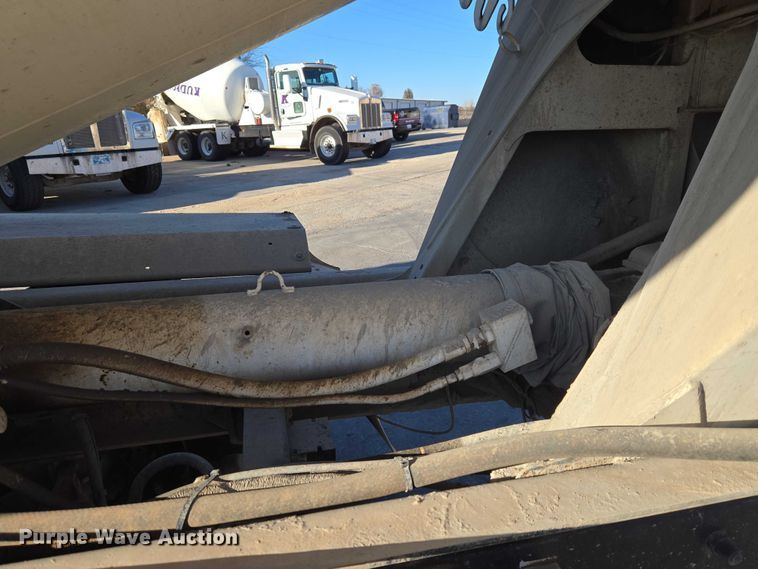 image for item ET5386 2006 Kenworth W900 ready mix truck