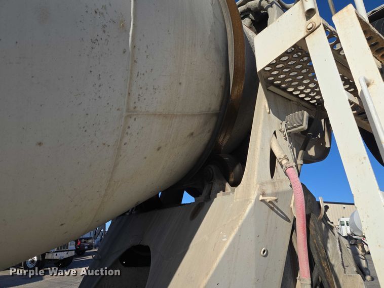 image for item ET5386 2006 Kenworth W900 ready mix truck