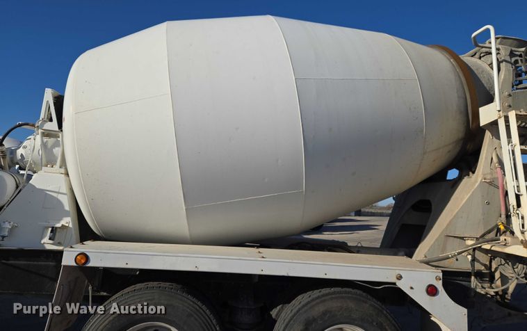 image for item ET5386 2006 Kenworth W900 ready mix truck