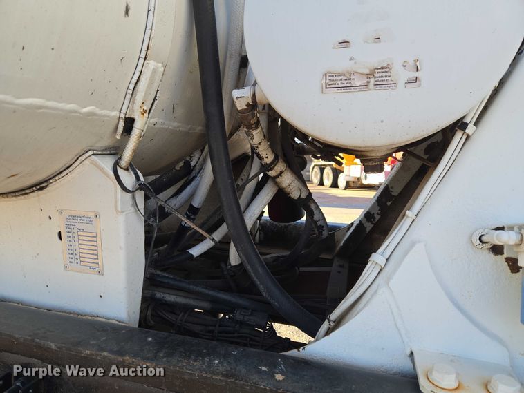 image for item ET5386 2006 Kenworth W900 ready mix truck