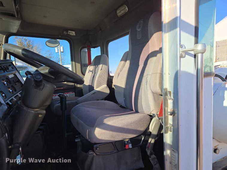 image for item ET5386 2006 Kenworth W900 ready mix truck