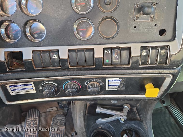 image for item ET5386 2006 Kenworth W900 ready mix truck