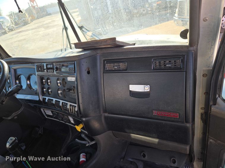 image for item ET5386 2006 Kenworth W900 ready mix truck