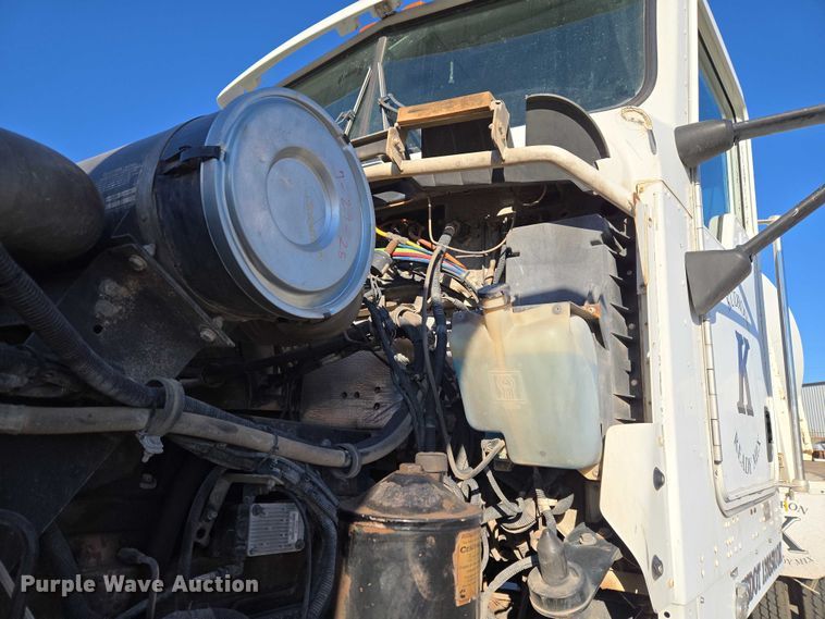 image for item ET5386 2006 Kenworth W900 ready mix truck