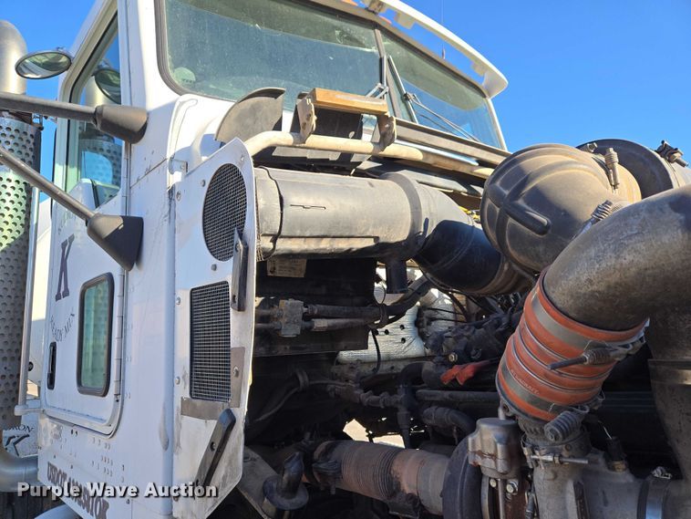 image for item ET5386 2006 Kenworth W900 ready mix truck