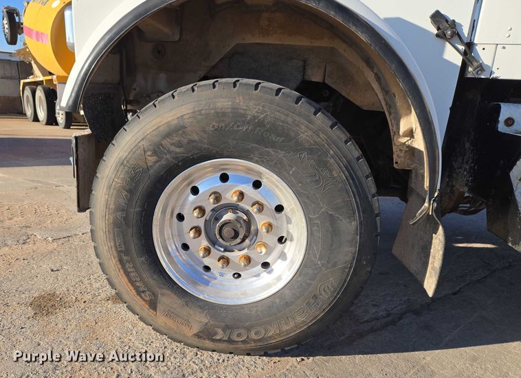 image for item ET5386 2006 Kenworth W900 ready mix truck