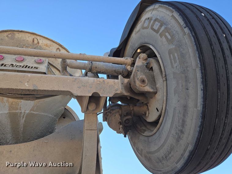 image for item ET5386 2006 Kenworth W900 ready mix truck