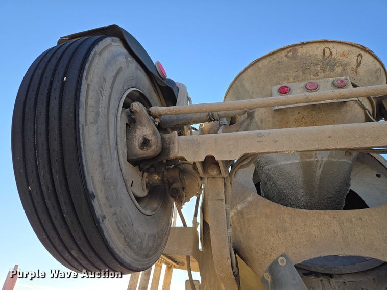 image for item ET5386 2006 Kenworth W900 ready mix truck